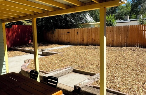 Aztec Casa | Dolly, Aztec's Adorned Abode - Downtown 3-bedroom with WiFi, privacy & charm