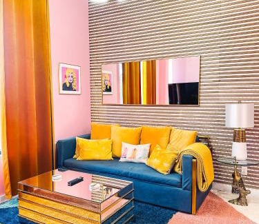 North Nashville Casa | Dolly's Art Deco - Luxe Stay Near Broadway