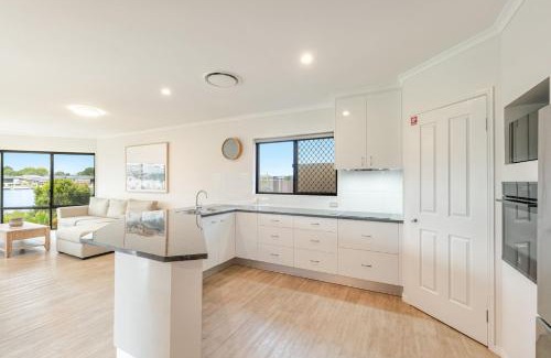 Yamba Casa | Dolphin Waters - Waterfront Delight