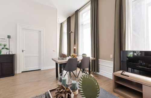 Utrecht City Center Apartamento | Dom Tower Suites I by VGW