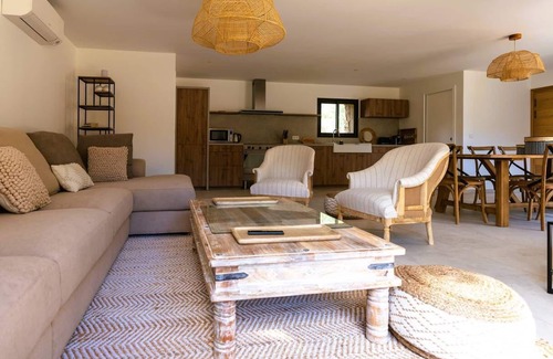 San-Gavino-di-Carbini Casa | Domaine de Gialla Bergerie I Pini, 2 pers, piscine chauffée, 10 mn plage