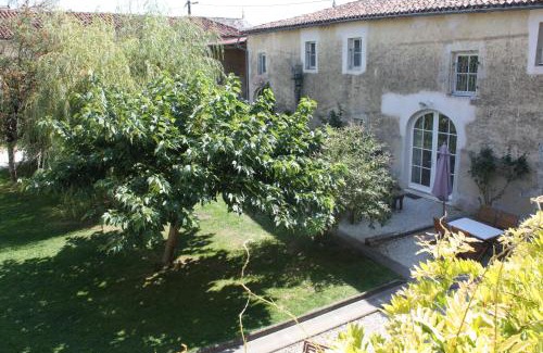 Asnieres-la-Giraud Apartamento | Domaine de la Laigne - Spa