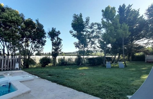 Lagnes Cama Y Desayuno | Domaine Les Peupliers. Chambre Manon