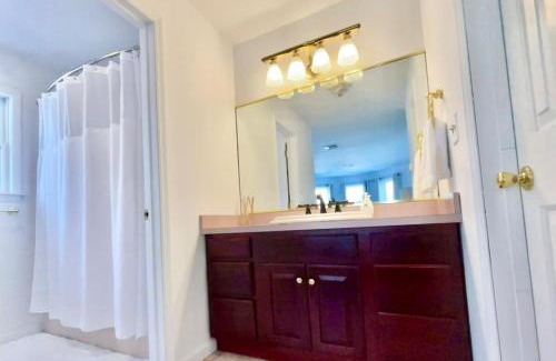 New Paltz Casa | Dome Compound with Hot Tub, Piano and Rock-Climbing Gym