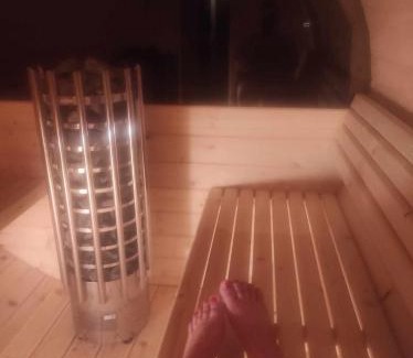 Pisz Casa | Domek z jacuzzi,kajaki i rowery,sauna -Malinowy Reset