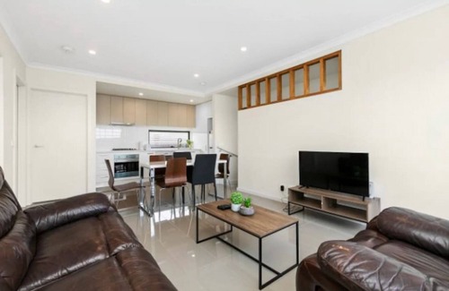 Chadstone Casa | Domi Rentals - The Chadstone Townhouse