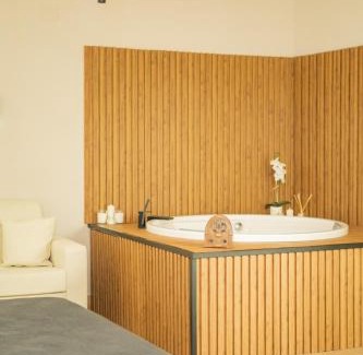 Ercolano Apartamento | Domus Suite Herculaneum jacuzzi