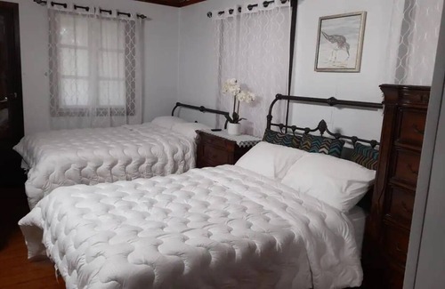 Mediania Baja Casa | Don Wilo's Retreat (near beaches, private pool)