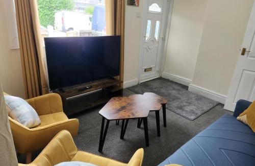 Doncaster Casa | Doncaster Serviced Accommodation - Apartments - 3 Bed House-Close To A1 & M18 - Contractors - Business Travellers - Families