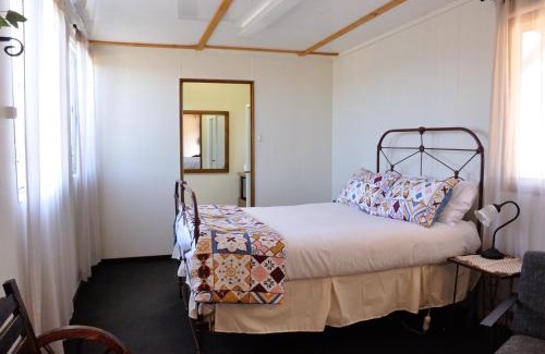 Wilga Casa | DONN4254C - Wilga Farm Stay - Cockatoo Cottage