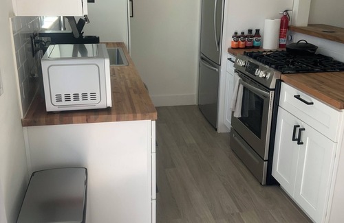 South Manchaca Casa | Don’t Mess With Texas! 3-Bedroom house in lovely South Austin with ice cold AC!