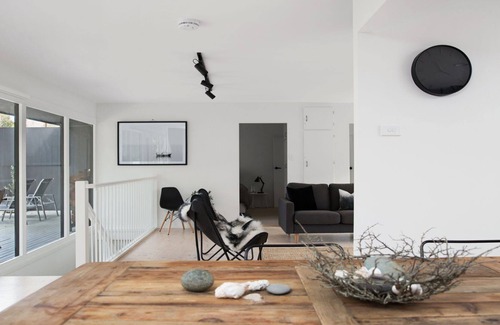 Lilli Pilli Casa | George Bass Drive 200 Beach Front Holiday Living