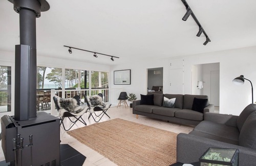 Lilli Pilli Casa | George Bass Drive 200 Beach Front Holiday Living