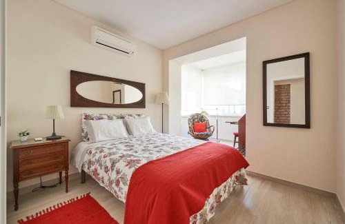 Sao Joao de Deus Apartamento | Doormans House city center by Homeful Homes