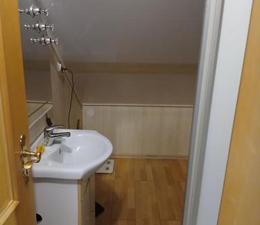 Weiden in der Oberpfalz Apartamento | Doppelbett Zimmer plus Zustelbett