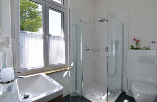 Oberreitnau Apartamento | Doppelzimmer Klein 14qm mit WC und Dusche