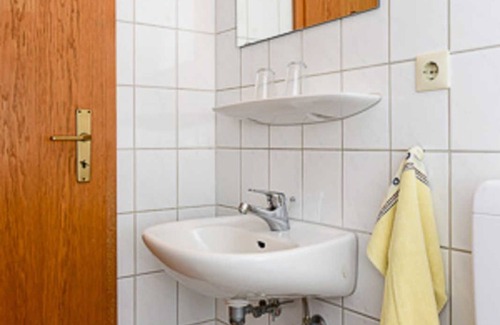 Altharlingersiel Casa | Doppelzimmer H - Huus An't Deep in Altharlingersiel