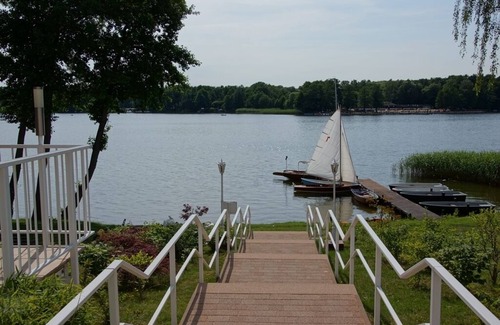 Kyritz Apartamento | Doppelzimmer Komfort mit Balkon und Seeblick, Dusche/wc