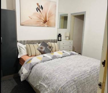 Edwinstowe Casa | Double Bedroom