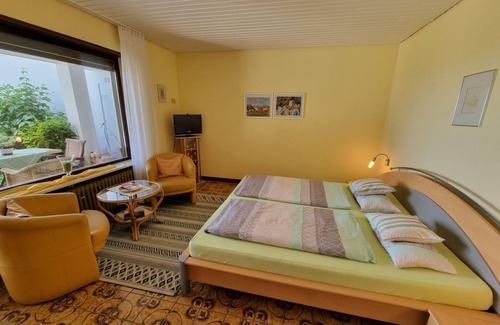 Klingenmuenster Cama Y Desayuno | Double room with shower/WC - Pension Henriette