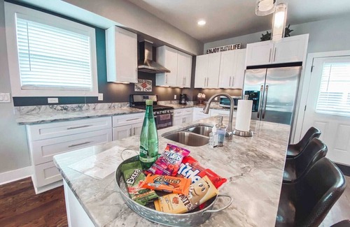 Hope Gardens Casa | CASA DE 3 PISOS ★ ¡VISTAS AL CENTRO!