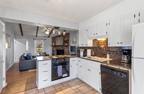 Sherwood Casa | Double Diamond Rentals - Cozy Home for Travelers