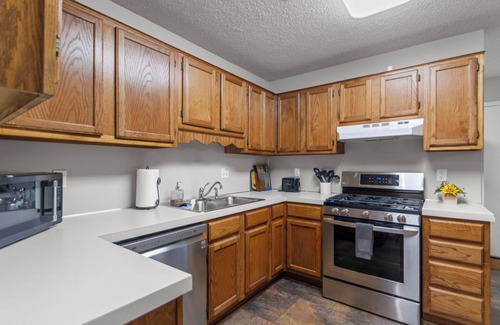Sherwood Casa | Double Diamond Rentals - Awesome Neighborhood, AFB