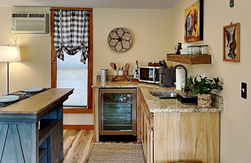 Alto Casa | Double Eagle 2 | Pet Friendly, Upgraded + Across from Flying J Ranch!