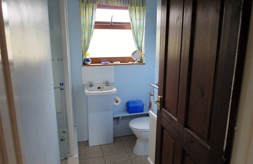 Llangynidr Casa | Habitacion Doble-Baño privado con ducha
