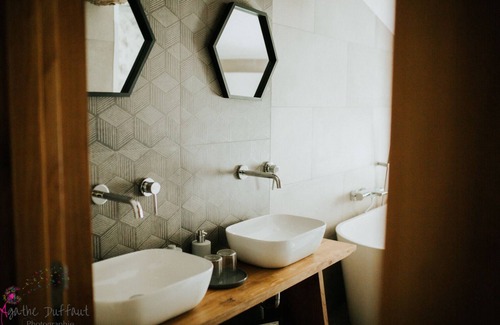 Saint-Jeannet Casa | Cama de Matrimonio o Dos Camas-Confortable-Baño en la habitacion-Vista al Jardín