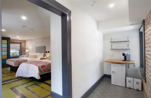 Historic District - North Casa | Double Queen Suite 1st Floor Boutique Hotel