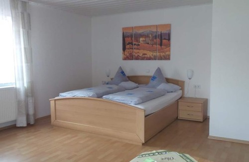 Schweigen-Rechtenbach Cama Y Desayuno | Double room with shower/WC - Gästehaus Reither