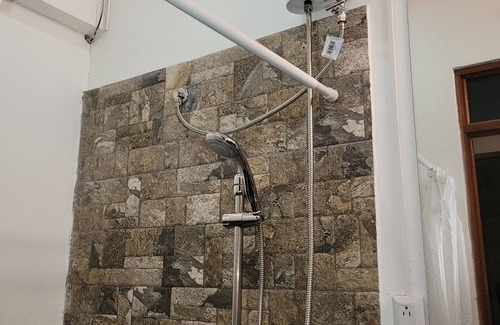 San Salvador Apartamento | Habitacion doble 04 con 2 camas matrimoniales, aire acondicionado , baño privado