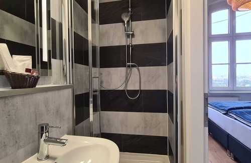 Anklam Apartamento | Double room (18-30m², 2pers.), fridge, Smart-TV - Altes Lazarett Gästehaus