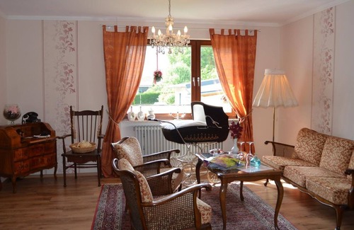 Leiwen Cama Y Desayuno | Habitación doble "Antik" *** - Ferienweingut Jostock-Hermes