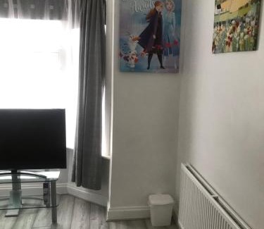 Plumstead Casa | Double Room Central Location