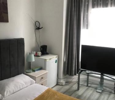 Plumstead Casa | Double Room Central Location