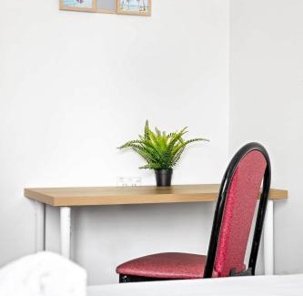 Kingsford Casa | Double Room in Kingsford - Next to the Station - Shared Bathroom