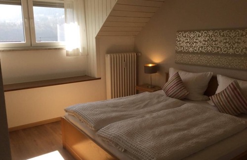 Mehring Cama Y Desayuno | Double room, room 3 *** - Weingut-Gästehaus Loskill