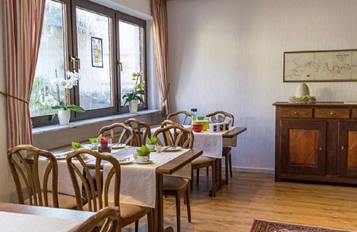 Mehring Cama Y Desayuno | Double room, room 4 *** - Weingut-Gästehaus Loskill