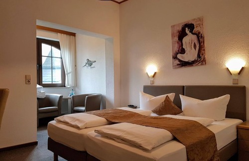 Zilshausen Cama Y Desayuno | Double room, shower, WC, standard - Landgasthof Zur Post