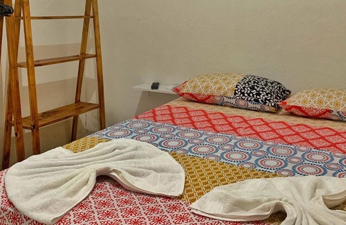 Aldeota Casa | Double room with private bathroom, Wi-Fi, AIR and TV.