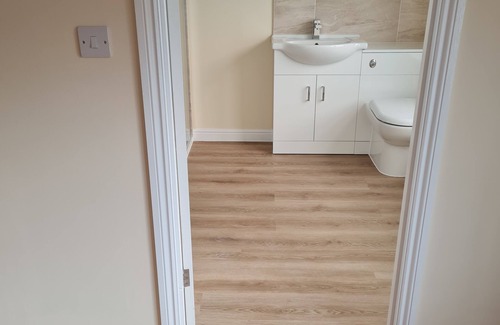 Sherborne St. John Apartamento | Double Room with Super King Bed and Beautiful Bathroom