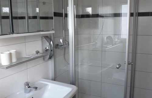 Kaimt Cama Y Desayuno | Habitación doble ducha / WC / balcón - Winzerhaus Haas-Lenz