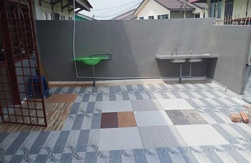 Sungai Baru Tengah Casa | double storey cosy homestay pengkalan balak fully aircon