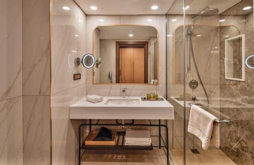 Antalya City Centre Hotel | Doubletree By Hilton Antalya City Centre