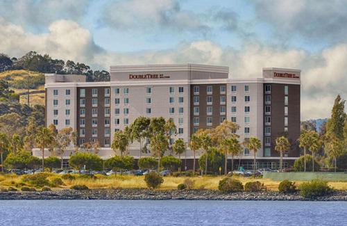 Brisbane Hotel | DoubleTree by Hilton San Francisco Airport North Bayfront