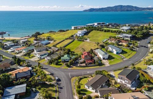 Cable Bay Casa | Doubtless Bay Vista - Cable Bay Retreat