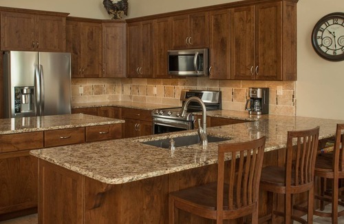 Newport Casa | ¡Nueva villa de lujo de 7 dormitorios frente al lago! Tiene capacidad para 18 personas y cerca de The Smokies