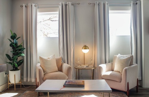McMinnville Apartamento | Douglas on Third Corner Suite-Adorable Apartment en 3rd St. El centro de McMinnville